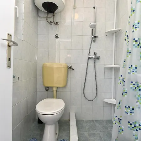 Vlasta 1410 Premantura